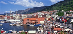 Bergen market by Willy Haraldsen - VisitNorway 